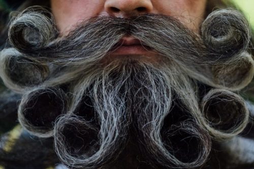 濃い髭を薄くする方法10選 清潔な肌を目指すなら髭剃りはng メンズ脱毛百科事典 リンクスペディア