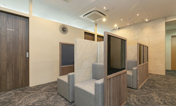 大阪難波店の店内写真2