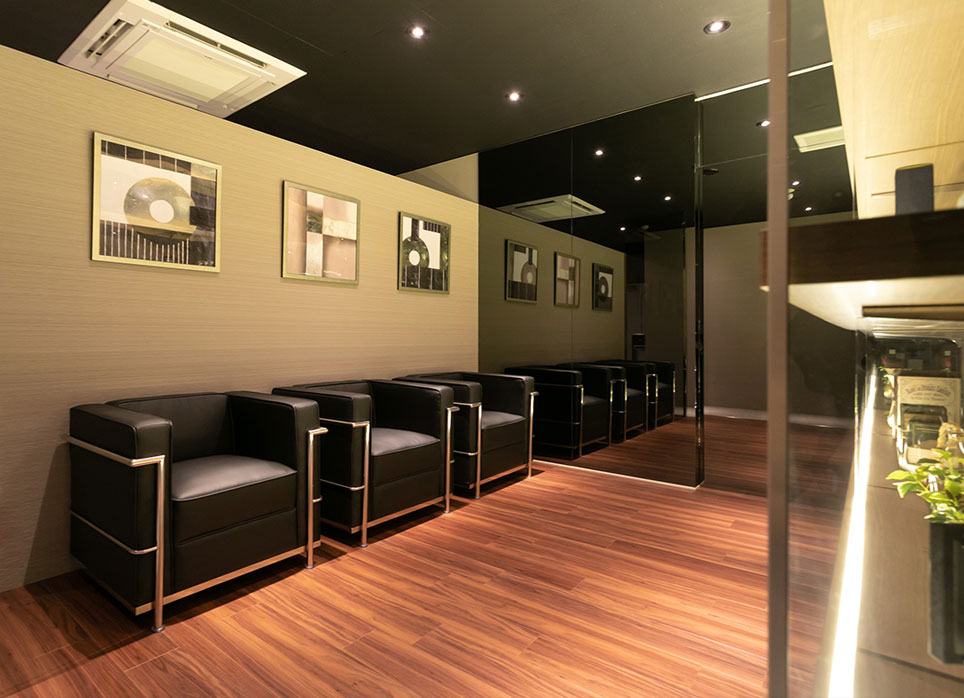 三重四日市店の店舗写真2