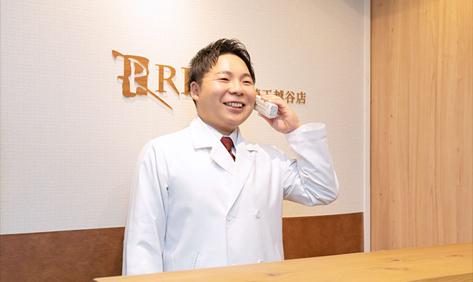 男性スタッフによるご予約・お問い合わせの確認・対応