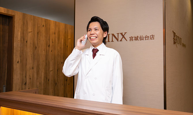 男性スタッフによるご予約・お問い合わせの確認・対応