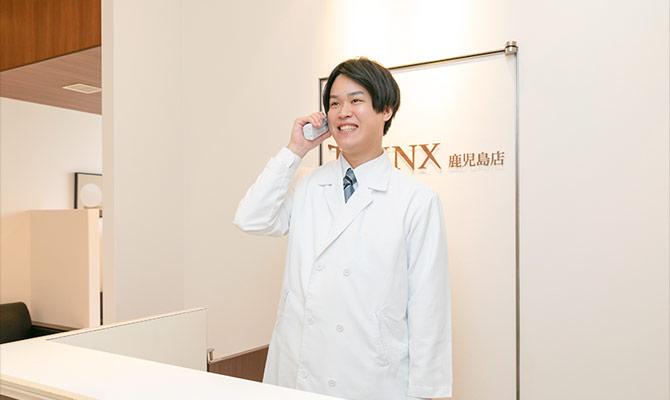 男性スタッフによるご予約・お問い合わせの確認・対応