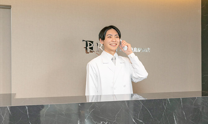 男性スタッフによるご予約・お問い合わせの確認・対応